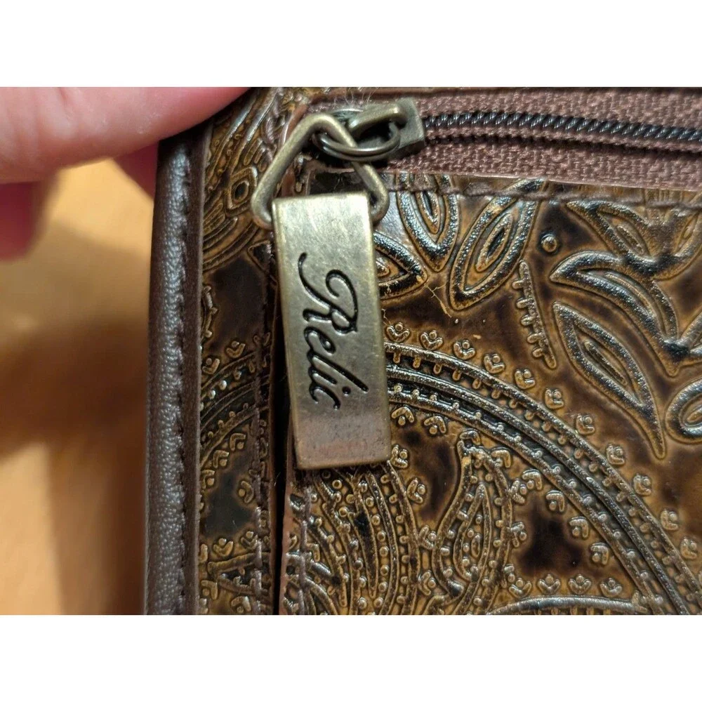 NWOT Vintage Relic Wallet Brown/Tan Leather Embossed Floral Design Multi Pocket